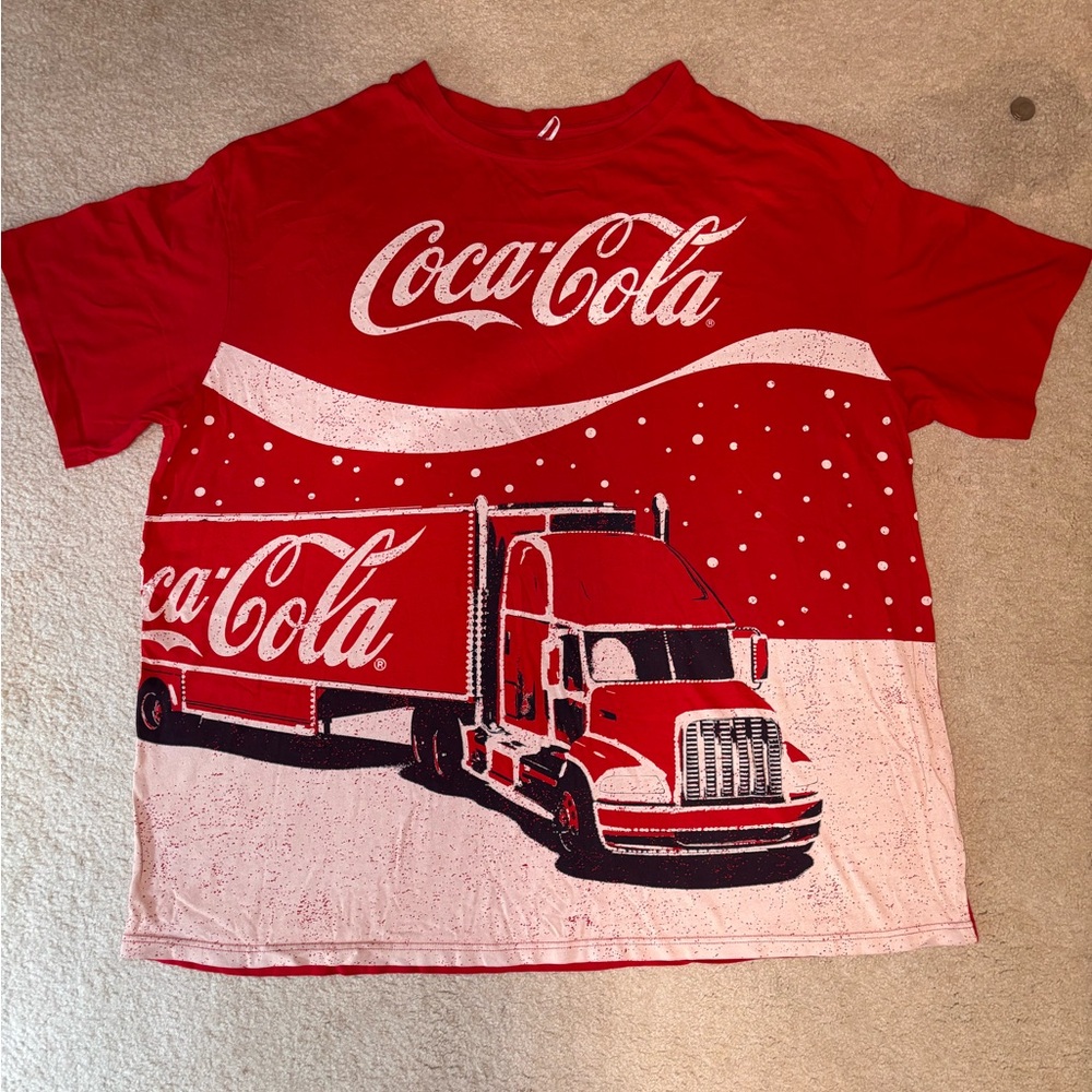 COKE Coca-Cola Can Snow Truck Graphic Size 2XL Red T-Shirt All Over Print AOP